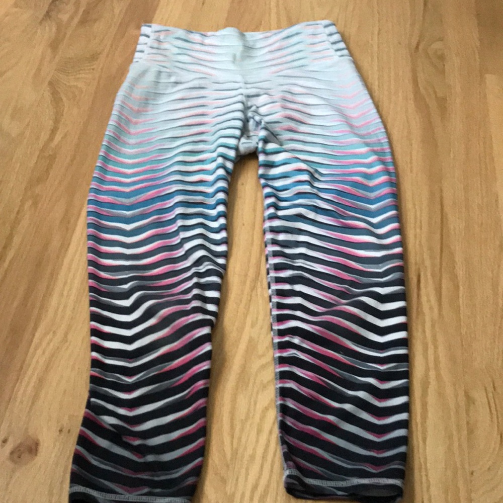 Athleta prism Capri legging xs worn a few times